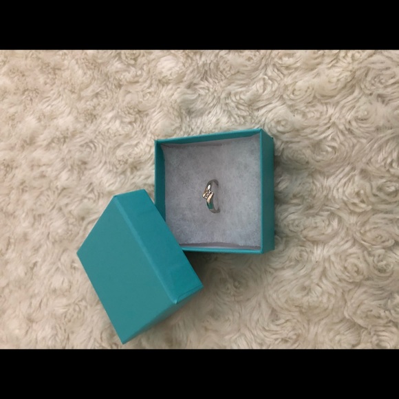 3 diamond promise ring - Picture 7 of 8